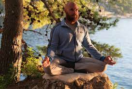 Adam Mizner - DiscoverMind online meditation course 